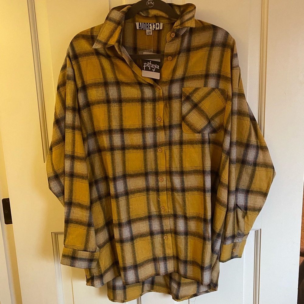 NWT Black and yellow flannel